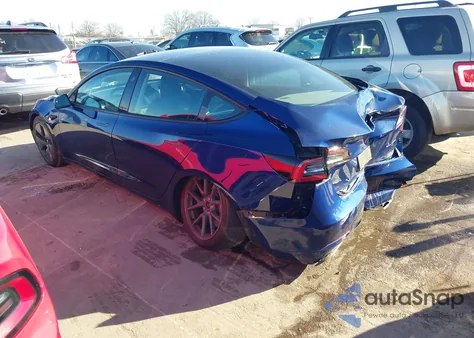 2023 Tesla Model 3 Long Range Dual Motor All-Wheel Drive z USA, uszkodzony, nr VIN 5YJ3E1EB8PF708944